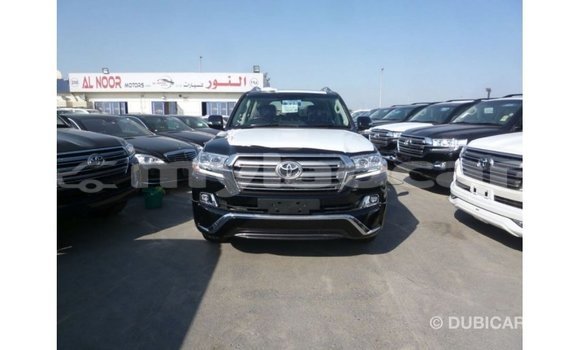 Acheter Import Voiture Toyota Land Cruiser Noir à Import - Dubai, Attapeu Province Acheter Import Voiture Toyota Land Cruiser Noir à Import - Dubai, Attapeu Province