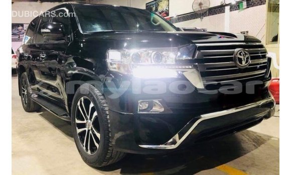 Acheter Import Voiture Toyota Land Cruiser Noir à Import - Dubai, Attapeu Province Acheter Import Voiture Toyota Land Cruiser Noir à Import - Dubai, Attapeu Province