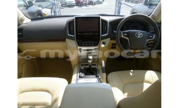 Buy Import Toyota Land Cruiser White Car in Import - Dubai in Attapeu Province Buy Import Toyota Land Cruiser White Car in Import - Dubai in Attapeu Province