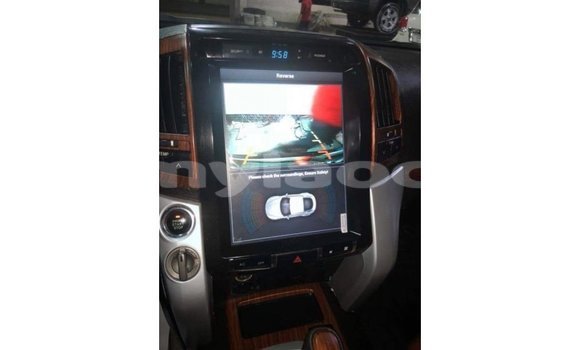 Acheter Import Voiture Toyota Land Cruiser Noir à Import - Dubai, Attapeu Province Acheter Import Voiture Toyota Land Cruiser Noir à Import - Dubai, Attapeu Province