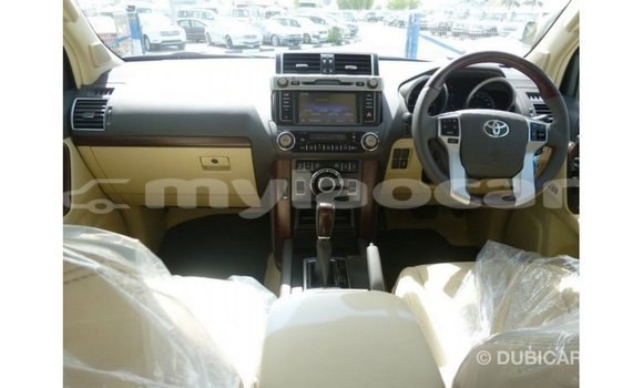 Acheter Import Voiture Toyota Prado Blanc à Import - Dubai, Attapeu Province Acheter Import Voiture Toyota Prado Blanc à Import - Dubai, Attapeu Province