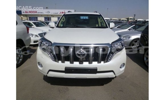 Acheter Import Voiture Toyota Prado Blanc à Import - Dubai, Attapeu Province Acheter Import Voiture Toyota Prado Blanc à Import - Dubai, Attapeu Province