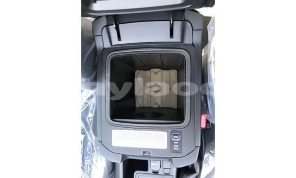 Acheter Import Voiture Toyota Prado Noir à Import - Dubai, Attapeu Province Acheter Import Voiture Toyota Prado Noir à Import - Dubai, Attapeu Province