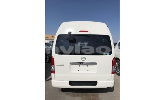 ຊື້ ການ ນຳ ເຂົ້າ Toyota Hiace White ລົດ ໃນ Import - Dubai ໃນ Attapeu Province ຊື້ ການ ນຳ ເຂົ້າ Toyota Hiace White ລົດ ໃນ Import - Dubai ໃນ Attapeu Province