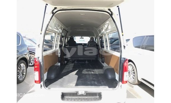 ຊື້ ການ ນຳ ເຂົ້າ Toyota Hiace White ລົດ ໃນ Import - Dubai ໃນ Attapeu Province ຊື້ ການ ນຳ ເຂົ້າ Toyota Hiace White ລົດ ໃນ Import - Dubai ໃນ Attapeu Province