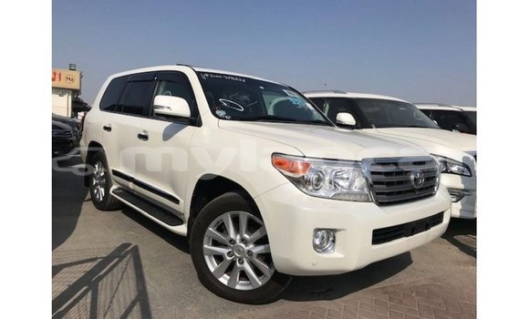 Buy Import Toyota Land Cruiser White Car in Import - Dubai in Attapeu Province Buy Import Toyota Land Cruiser White Car in Import - Dubai in Attapeu Province