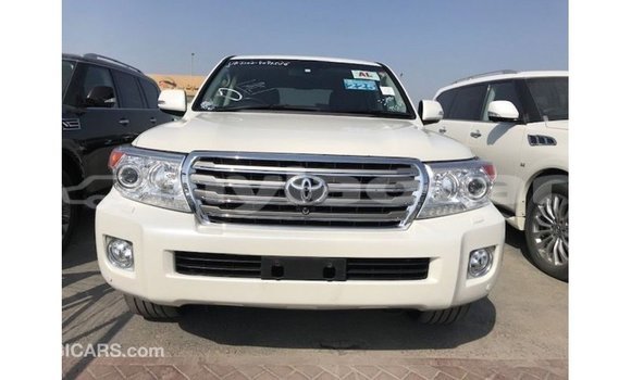 Buy Import Toyota Land Cruiser White Car in Import - Dubai in Attapeu Province Buy Import Toyota Land Cruiser White Car in Import - Dubai in Attapeu Province
