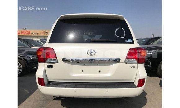Buy Import Toyota Land Cruiser White Car in Import - Dubai in Attapeu Province Buy Import Toyota Land Cruiser White Car in Import - Dubai in Attapeu Province