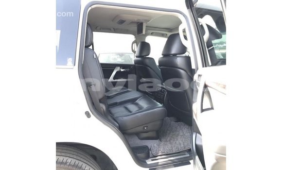 Buy Import Toyota Land Cruiser White Car in Import - Dubai in Attapeu Province Buy Import Toyota Land Cruiser White Car in Import - Dubai in Attapeu Province