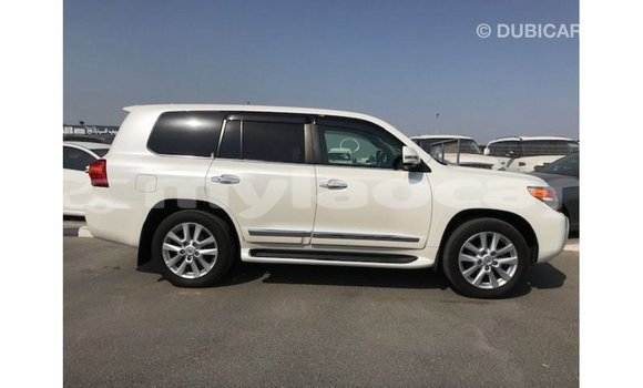 Buy Import Toyota Land Cruiser White Car in Import - Dubai in Attapeu Province Buy Import Toyota Land Cruiser White Car in Import - Dubai in Attapeu Province