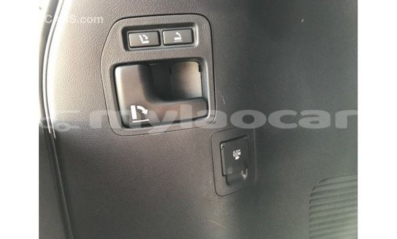 Buy Import Toyota Land Cruiser White Car in Import - Dubai in Attapeu Province Buy Import Toyota Land Cruiser White Car in Import - Dubai in Attapeu Province