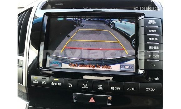 Buy Import Toyota Land Cruiser White Car in Import - Dubai in Attapeu Province Buy Import Toyota Land Cruiser White Car in Import - Dubai in Attapeu Province