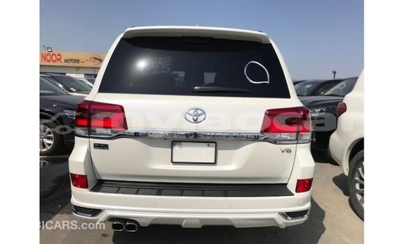 Buy Import Toyota Land Cruiser White Car in Import - Dubai in Attapeu Province Buy Import Toyota Land Cruiser White Car in Import - Dubai in Attapeu Province