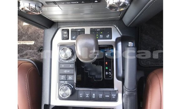 Buy Import Toyota Land Cruiser White Car in Import - Dubai in Attapeu Province Buy Import Toyota Land Cruiser White Car in Import - Dubai in Attapeu Province