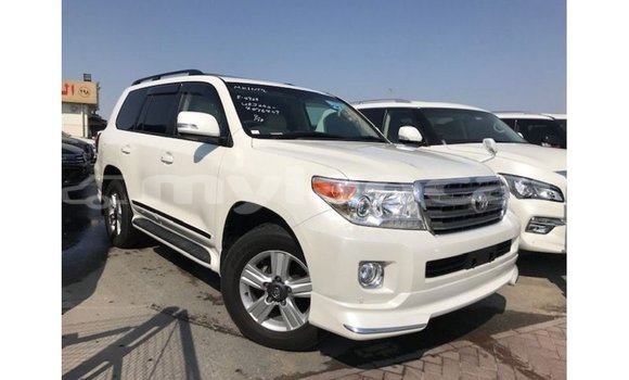 Buy Import Toyota Land Cruiser White Car in Import - Dubai in Attapeu Province Buy Import Toyota Land Cruiser White Car in Import - Dubai in Attapeu Province