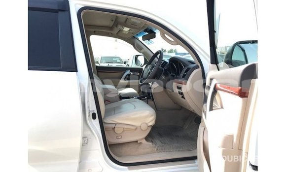 Buy Import Toyota Land Cruiser White Car in Import - Dubai in Attapeu Province Buy Import Toyota Land Cruiser White Car in Import - Dubai in Attapeu Province