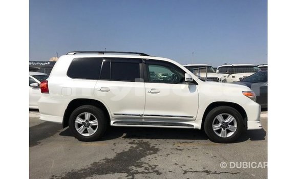 Buy Import Toyota Land Cruiser White Car in Import - Dubai in Attapeu Province Buy Import Toyota Land Cruiser White Car in Import - Dubai in Attapeu Province