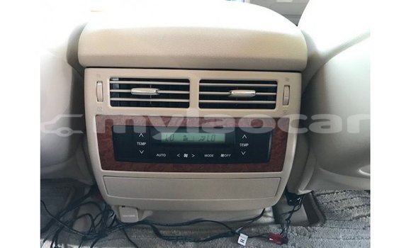 Buy Import Toyota Land Cruiser White Car in Import - Dubai in Attapeu Province Buy Import Toyota Land Cruiser White Car in Import - Dubai in Attapeu Province