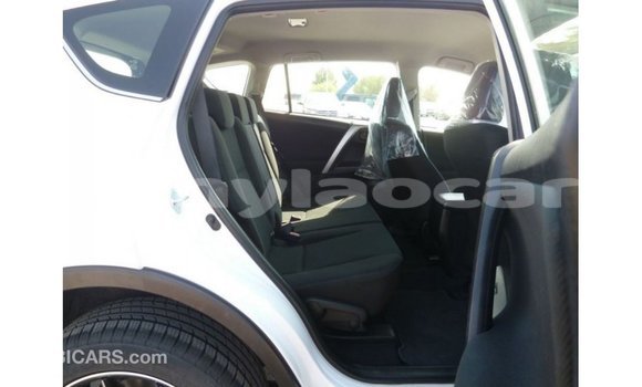 Buy Import Toyota 4Runner White Car in Import - Dubai in Attapeu Province Buy Import Toyota 4Runner White Car in Import - Dubai in Attapeu Province