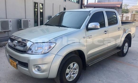Buy Used Toyota Hilux Silver Car in Vientiane in Vientiane Province