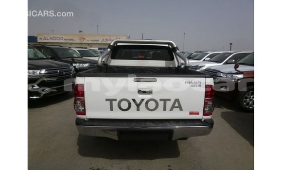 Acheter Import Voiture Toyota Hilux Blanc à Import - Dubai, Attapeu Province Acheter Import Voiture Toyota Hilux Blanc à Import - Dubai, Attapeu Province