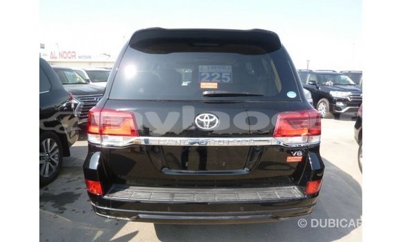 Acheter Import Voiture Toyota Land Cruiser Noir à Import - Dubai, Attapeu Province Acheter Import Voiture Toyota Land Cruiser Noir à Import - Dubai, Attapeu Province