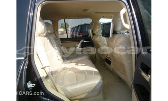 Acheter Import Voiture Toyota Land Cruiser Noir à Import - Dubai, Attapeu Province Acheter Import Voiture Toyota Land Cruiser Noir à Import - Dubai, Attapeu Province