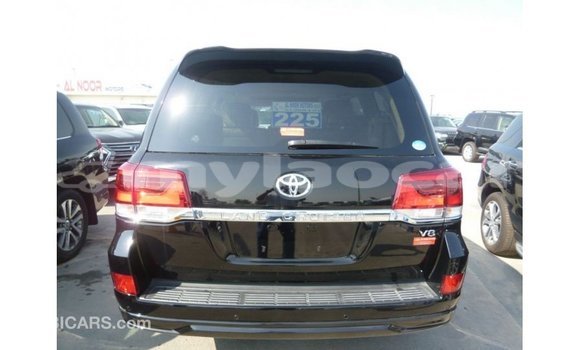 Acheter Import Voiture Toyota Land Cruiser Noir à Import - Dubai, Attapeu Province Acheter Import Voiture Toyota Land Cruiser Noir à Import - Dubai, Attapeu Province