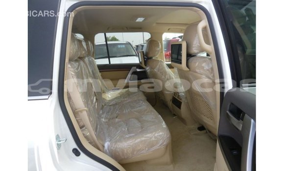 Buy Import Toyota Land Cruiser White Car in Import - Dubai in Attapeu Province Buy Import Toyota Land Cruiser White Car in Import - Dubai in Attapeu Province