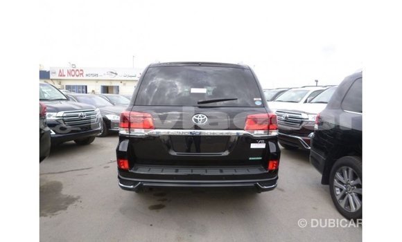 Acheter Import Voiture Toyota Land Cruiser Noir à Import - Dubai, Attapeu Province Acheter Import Voiture Toyota Land Cruiser Noir à Import - Dubai, Attapeu Province
