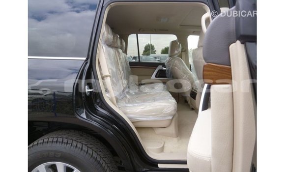 Acheter Import Voiture Toyota Land Cruiser Noir à Import - Dubai, Attapeu Province Acheter Import Voiture Toyota Land Cruiser Noir à Import - Dubai, Attapeu Province