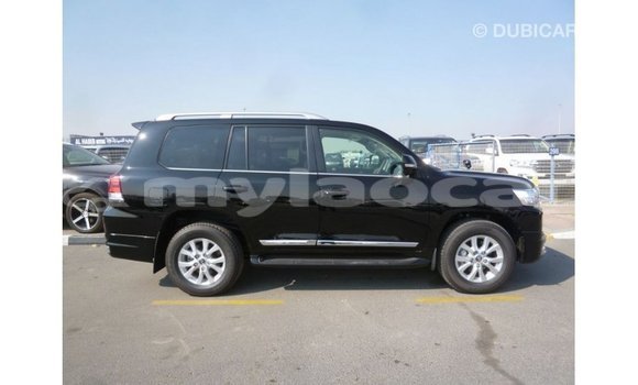 Acheter Import Voiture Toyota Land Cruiser Noir à Import - Dubai, Attapeu Province Acheter Import Voiture Toyota Land Cruiser Noir à Import - Dubai, Attapeu Province