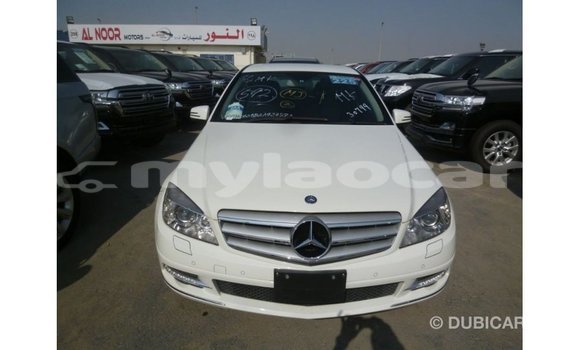 Acheter Import Voiture Mercedes-Benz 200 Blanc à Import - Dubai, Attapeu Province Acheter Import Voiture Mercedes-Benz 200 Blanc à Import - Dubai, Attapeu Province