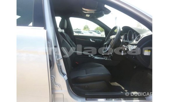 Acheter Import Voiture Mercedes-Benz 200 Autre à Import - Dubai, Attapeu Province Acheter Import Voiture Mercedes-Benz 200 Autre à Import - Dubai, Attapeu Province