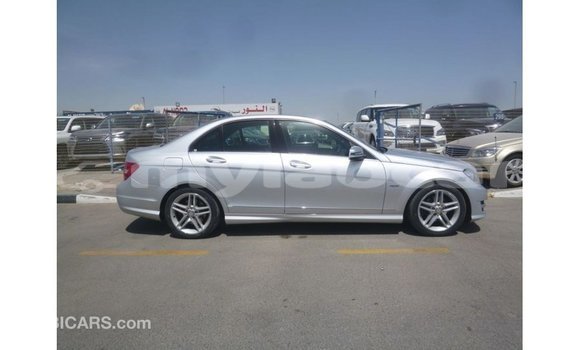 Acheter Import Voiture Mercedes-Benz 200 Autre à Import - Dubai, Attapeu Province Acheter Import Voiture Mercedes-Benz 200 Autre à Import - Dubai, Attapeu Province