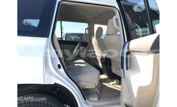 ຊື້ ການ ນຳ ເຂົ້າ Toyota Prado White ລົດ ໃນ Import - Dubai ໃນ Attapeu Province ຊື້ ການ ນຳ ເຂົ້າ Toyota Prado White ລົດ ໃນ Import - Dubai ໃນ Attapeu Province