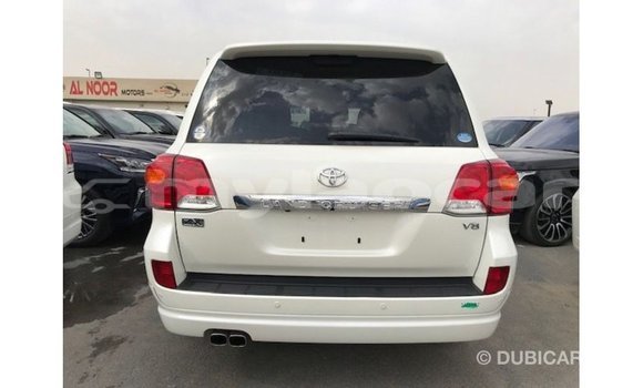 ຊື້ ການ ນຳ ເຂົ້າ Toyota Land Cruiser White ລົດ ໃນ Import - Dubai ໃນ Attapeu Province ຊື້ ການ ນຳ ເຂົ້າ Toyota Land Cruiser White ລົດ ໃນ Import - Dubai ໃນ Attapeu Province