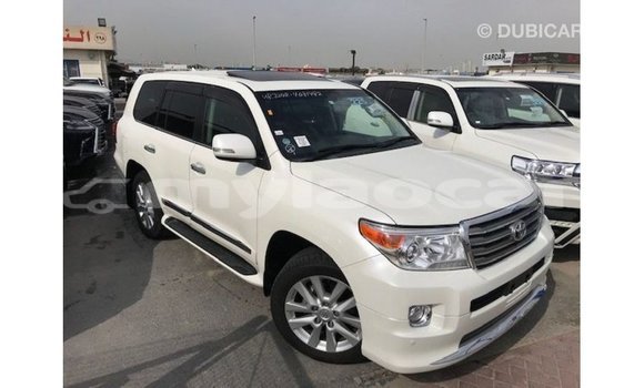 ຊື້ ການ ນຳ ເຂົ້າ Toyota Land Cruiser White ລົດ ໃນ Import - Dubai ໃນ Attapeu Province ຊື້ ການ ນຳ ເຂົ້າ Toyota Land Cruiser White ລົດ ໃນ Import - Dubai ໃນ Attapeu Province