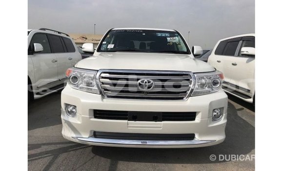 ຊື້ ການ ນຳ ເຂົ້າ Toyota Land Cruiser White ລົດ ໃນ Import - Dubai ໃນ Attapeu Province ຊື້ ການ ນຳ ເຂົ້າ Toyota Land Cruiser White ລົດ ໃນ Import - Dubai ໃນ Attapeu Province