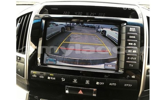 ຊື້ ການ ນຳ ເຂົ້າ Toyota Land Cruiser White ລົດ ໃນ Import - Dubai ໃນ Attapeu Province ຊື້ ການ ນຳ ເຂົ້າ Toyota Land Cruiser White ລົດ ໃນ Import - Dubai ໃນ Attapeu Province