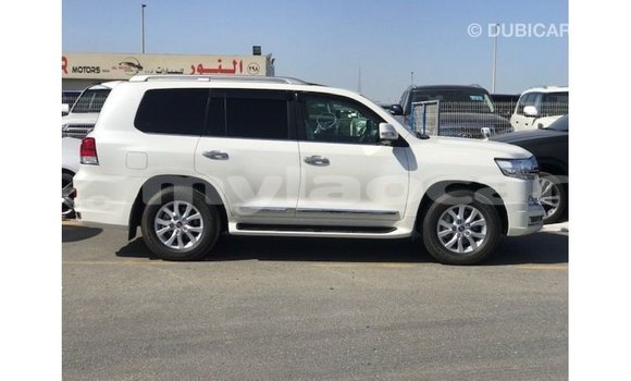 ຊື້ ການ ນຳ ເຂົ້າ Toyota Land Cruiser White ລົດ ໃນ Import - Dubai ໃນ Attapeu Province ຊື້ ການ ນຳ ເຂົ້າ Toyota Land Cruiser White ລົດ ໃນ Import - Dubai ໃນ Attapeu Province