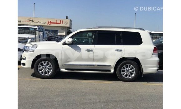 ຊື້ ການ ນຳ ເຂົ້າ Toyota Land Cruiser White ລົດ ໃນ Import - Dubai ໃນ Attapeu Province ຊື້ ການ ນຳ ເຂົ້າ Toyota Land Cruiser White ລົດ ໃນ Import - Dubai ໃນ Attapeu Province