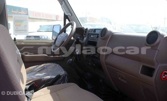 Buy Import Toyota Land Cruiser Beige Car in Import - Dubai in Attapeu Province Buy Import Toyota Land Cruiser Beige Car in Import - Dubai in Attapeu Province
