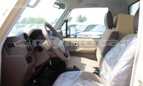 Buy Import Toyota Land Cruiser Beige Car in Import - Dubai in Attapeu Province Buy Import Toyota Land Cruiser Beige Car in Import - Dubai in Attapeu Province
