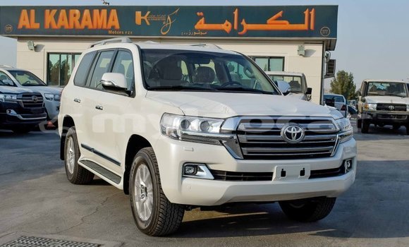 Buy Import Toyota Land Cruiser White Car in Import - Dubai in Attapeu Province Buy Import Toyota Land Cruiser White Car in Import - Dubai in Attapeu Province