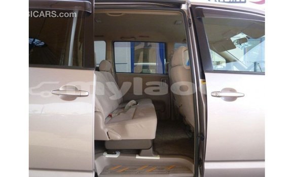 Buy Import Toyota Voxy Other Car in Import - Dubai in Attapeu Province Buy Import Toyota Voxy Other Car in Import - Dubai in Attapeu Province