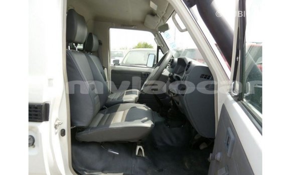 Buy Import Toyota Land Cruiser White Car in Import - Dubai in Attapeu Province Buy Import Toyota Land Cruiser White Car in Import - Dubai in Attapeu Province