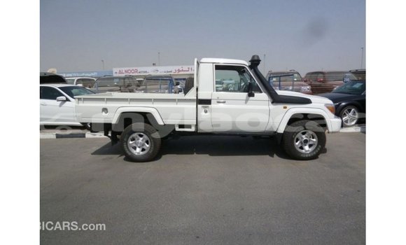 Buy Import Toyota Land Cruiser White Car in Import - Dubai in Attapeu Province Buy Import Toyota Land Cruiser White Car in Import - Dubai in Attapeu Province