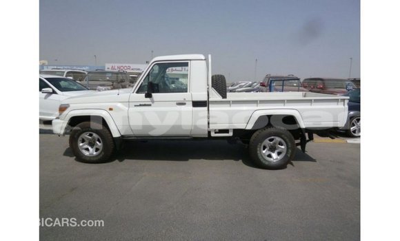 Buy Import Toyota Land Cruiser White Car in Import - Dubai in Attapeu Province Buy Import Toyota Land Cruiser White Car in Import - Dubai in Attapeu Province