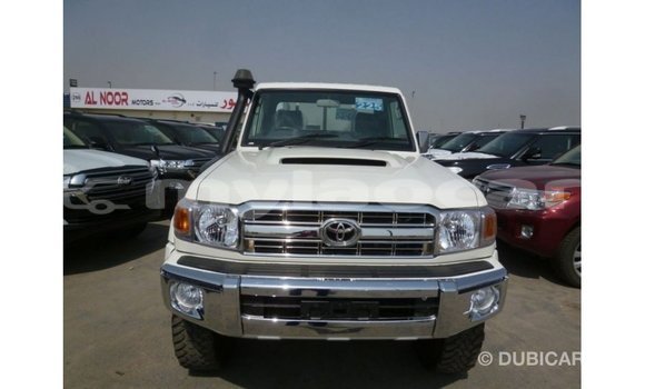 ຊື້ ການ ນຳ ເຂົ້າ Toyota Land Cruiser White ລົດ ໃນ Import - Dubai ໃນ Attapeu Province ຊື້ ການ ນຳ ເຂົ້າ Toyota Land Cruiser White ລົດ ໃນ Import - Dubai ໃນ Attapeu Province